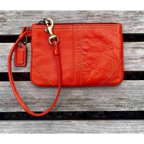 Vintage Coach Orange Soft Smooth Leather Zip‎ Top Wristlet - Picture 1 of 10